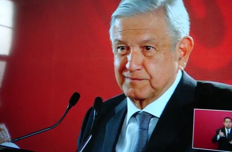 Reitera AMLO que la pensión universal la recibirán personas de más de 65 años