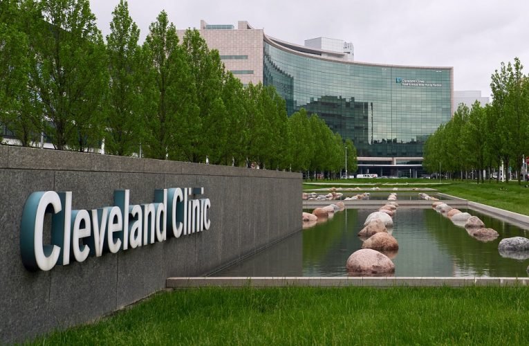 Experto de Cleveland Clinic comparte 3 consejos para mejorar la función cerebral
