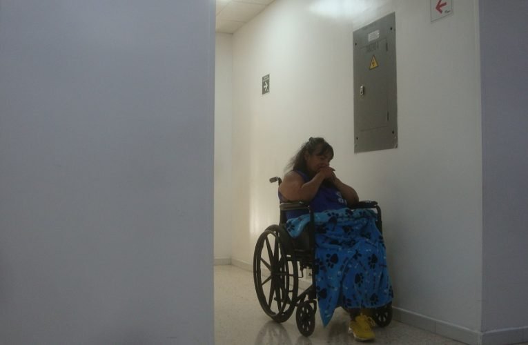 Demandan garantizar medicamentos gratuitos a personas adultas mayores